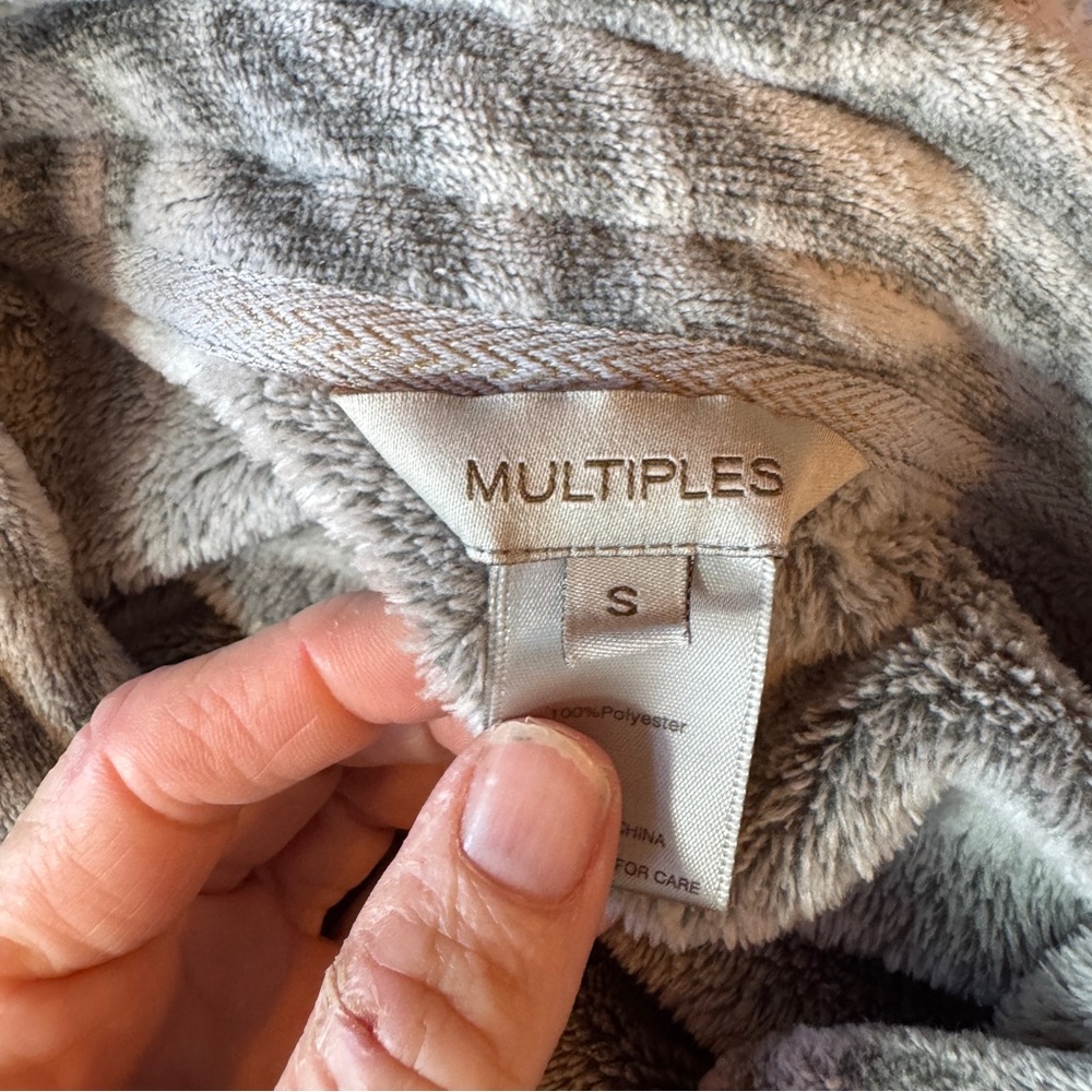 Multiples Fuzzy Pullover - Picture 5 of 5